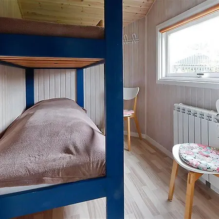 Three-bedroom Holiday In * Hals