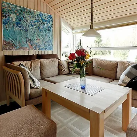 Three-bedroom Holiday In * Hals