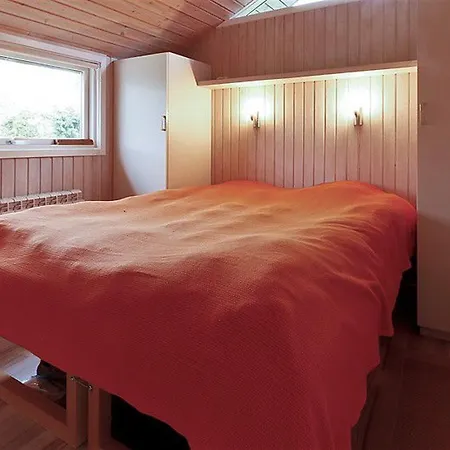 Three-bedroom Holiday In * Hals